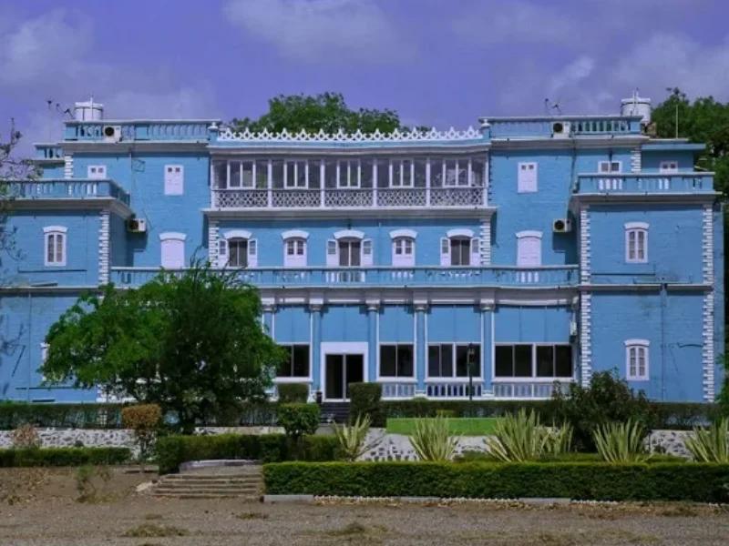 Riverside Palace