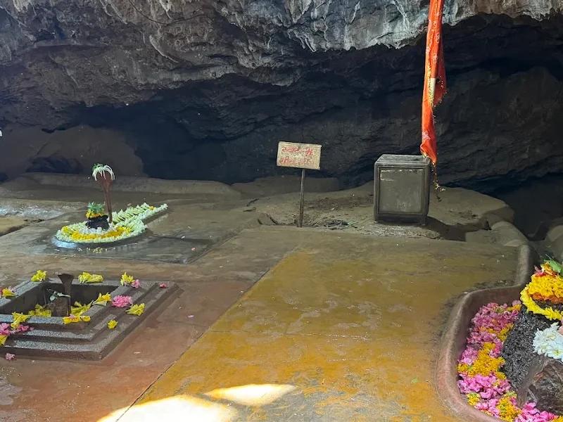 Jambuvan Caves