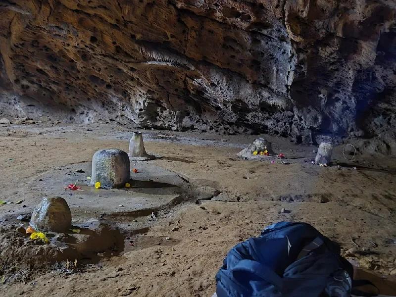 Jambuvan Caves