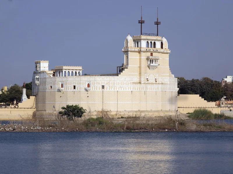 Lakhota Lake