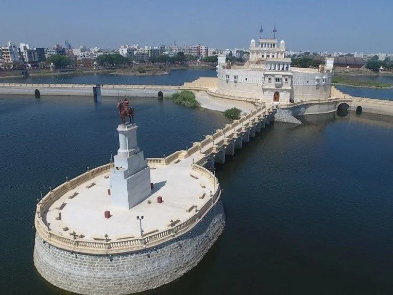 Lakhota Lake