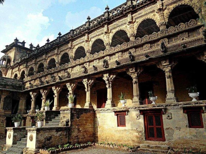 Naulakha Palace