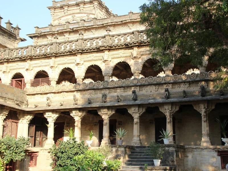 Naulakha Palace